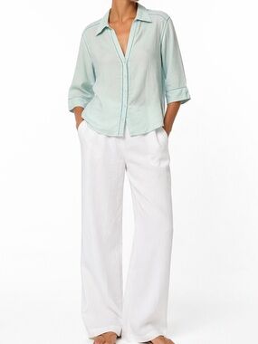 Eddie Bauer 100% Linen Light Blue 3/4 Length Button Front V Neck Collared Blouse